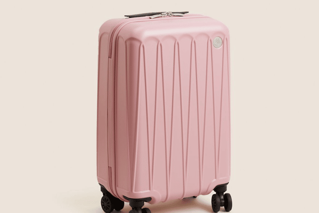 Amalfi hard shell cabin suitcase in dusty pink
