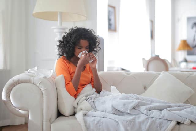 Pollen levels have been rising, this is how to tell the difference between a summer cold and hay fever.