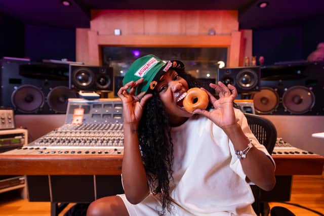 Krispe Kreme  gave away free Original Glazed doughnut on National Doughnut Day last Friday (June 6)