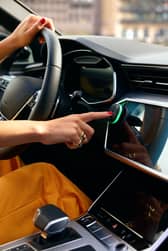 TomTom's new "Tom" device aims to alert you to hazards without using any apps