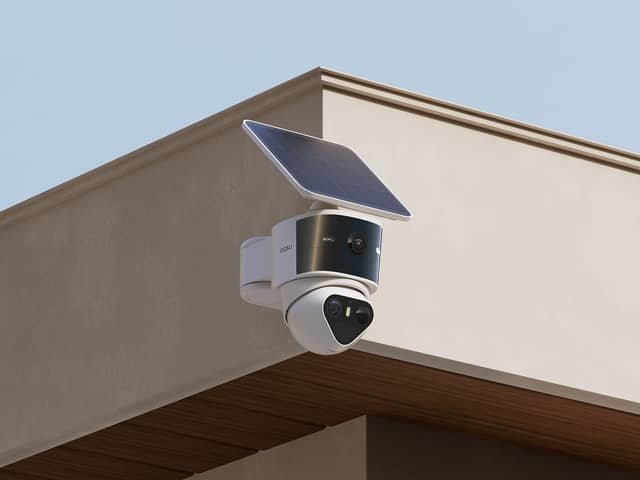 Auso's new T2 Pro uses two cameras to give a wide view and close-up tracking from one mounting point