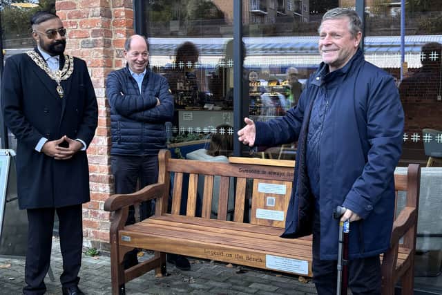 Mayor of High Wycombe, Cllr Imran Hussain, and Micky Hazzard of Legend of the Bench