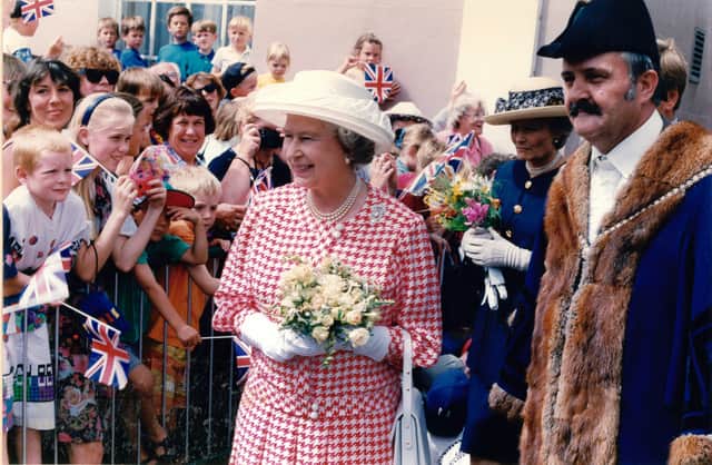 HM The Queen with former Buckingham mayor and town councillor Derrick Isham