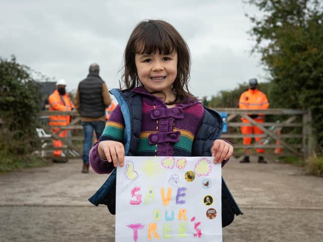 HS2 protest in Fairford Leys and Stone