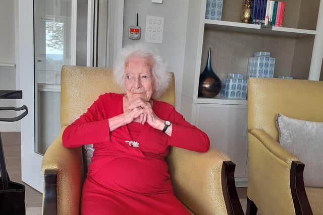 103-year-old poet, Hilda Duncombe