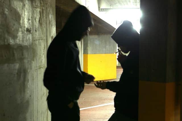 file image - drug dealing on the streets
