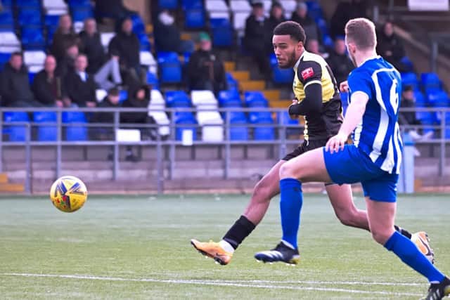 Tyrone Lewthwaite scoring his first goal for the Ducks