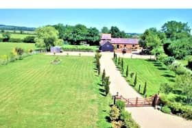 Swallow Barn on Berryfields Gated Road, Aylesbury. Photos: Zoopla