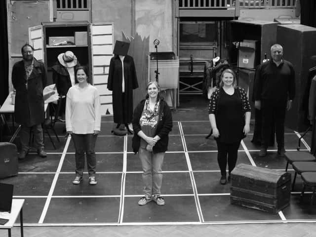 Gareth Johnson, Kati Herbert, Erika Sanderson, Stephanie Hull, Robert Aldington