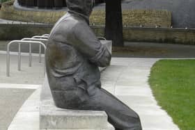 Ronnie Barker statue, Aylesbury