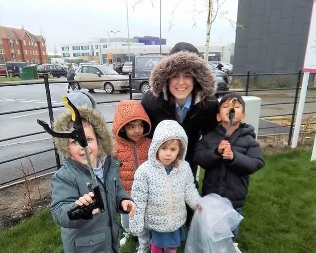 Berryfields Day Nursery clean up the local area 