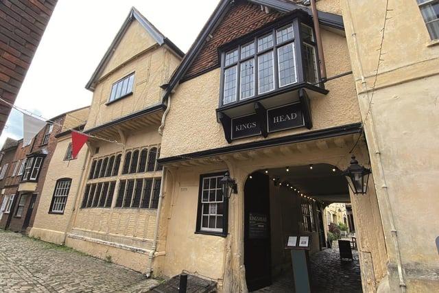 Located in Market Square has a 4.5 rating based on 913 reviews on Google Reviews and a rating of 4 on TripAdvisor based on 215 reviews. One Reviewer said on Google "[A] warm, friendly, welcoming place with loads of history."