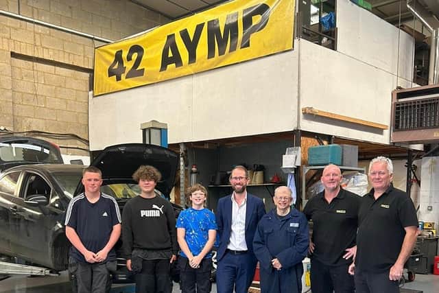 Commissioner Barber at the Aylesbury Youth Motor Project