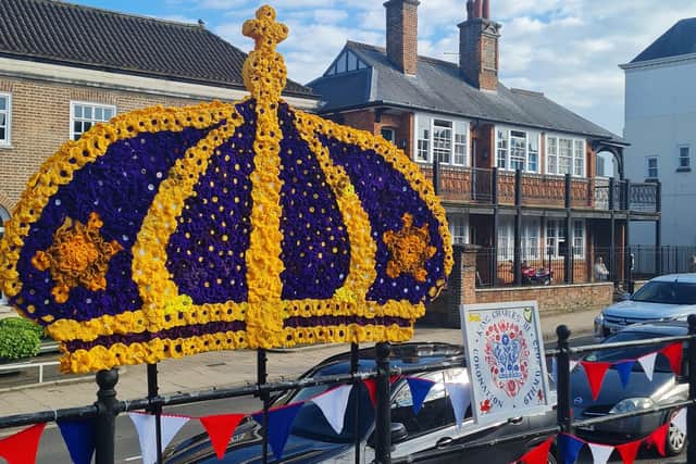The knitted crown centrepiece of the Buckingham decorations
