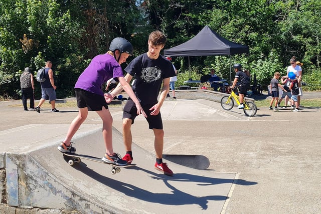 A helping hand at the skate park event