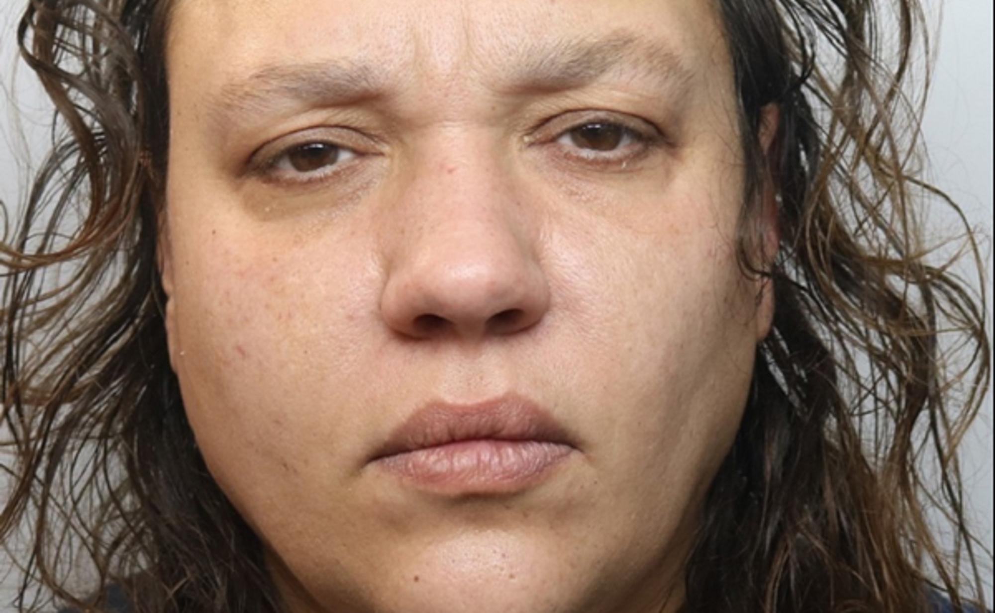 Woman jailed for entering homes in Aylesbury and trying to con ...