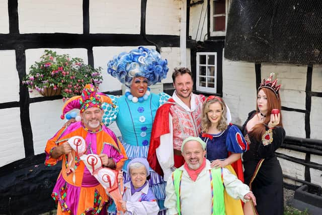 Aylesbury Waterside Theatre present Snow White and the Seven Dwarfs