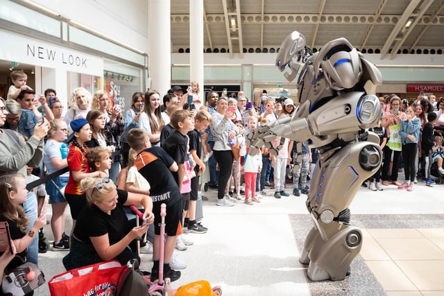 Titan the Robot at Friars Square Shopping Centre, Aylesbury