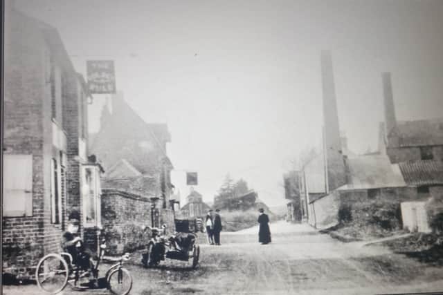 Dagnall Main Road South.