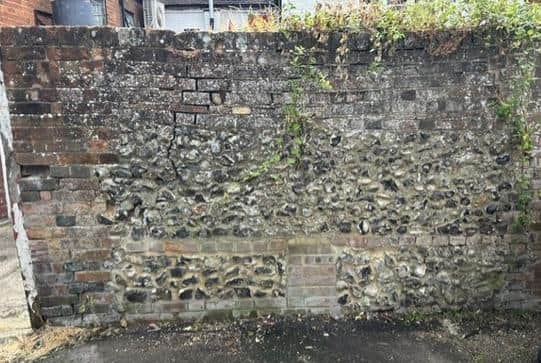The cracked and leaning wall in the town centre Image: Bucks Council planning portal