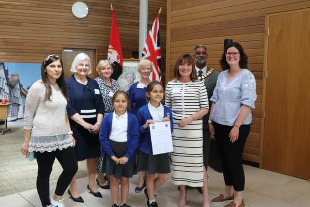 third-placed Loudwater Combined School with Councillor Anita Cranmer, Countess Howe, Lorraine Kelly, and chief executive Rachael Shimmin