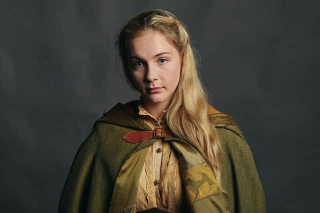 Elizabeth Kinrade as Sarabande