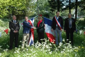 The presentation of the 40th anniversary tree in Tompkins Arboretum