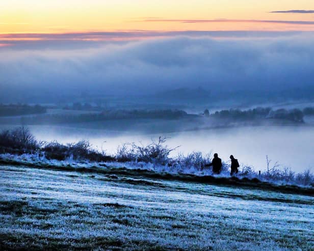 Massive fogbanks cover Aylesbury Vale in early December, photo from Tony Margiocchi taken from Dunstable Downs