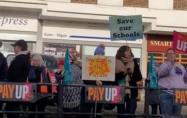 Protestors in Buckingham