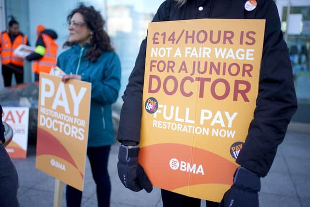 Striking NHS junior doctors on the picket line. photo from Yui Mok/ PA Images