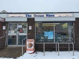 Ocean Wave Fish Bar is a highly-rated chippy on Weedon Road in Aylesbury. The bar has been serving customers in Aylesbury for over 30 years and boasts a 4.5 star rating on Google.