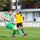Dave Pearce slots home a penalty against Bedford. Photo: Mike Snell.