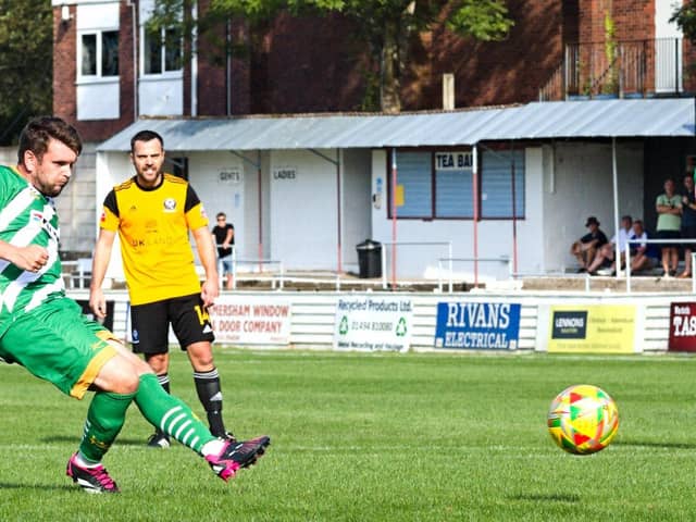 Dave Pearce slots home a penalty against Bedford. Photo: Mike Snell.