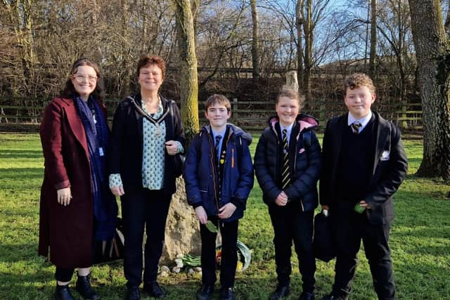 Town Mayor with Alfie, Alexa, Kian and their English teacher from The Buckingham School