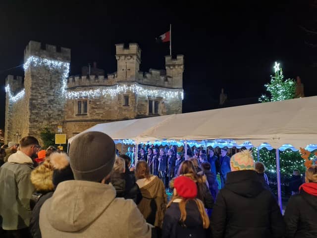 Buckingham Christmas Lights Switch On