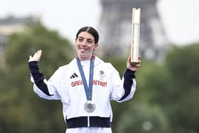 Anna Henderson with her silver medal. Pic: Getty.