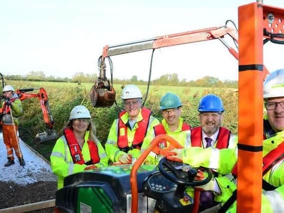 Work begins on repair of Grand Union Canal Towpath