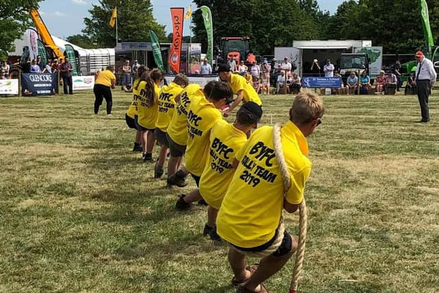 Buckingham Young Farmers tug of war team