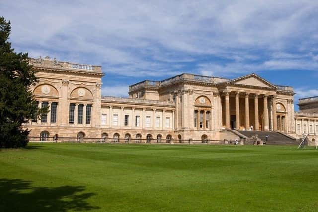 Stowe School Limited has the biggest pay gap of 32.7%