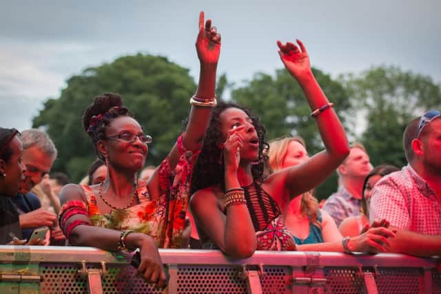 Chilfest 2015 (Friday) - Shalamar PNL-151207-115403009