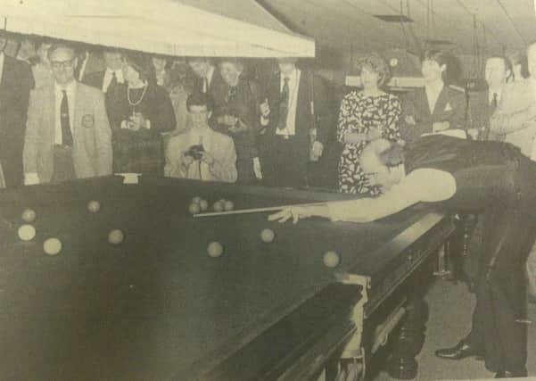 Willie Thorne opens Aylesbury Snooker Club, February 1986