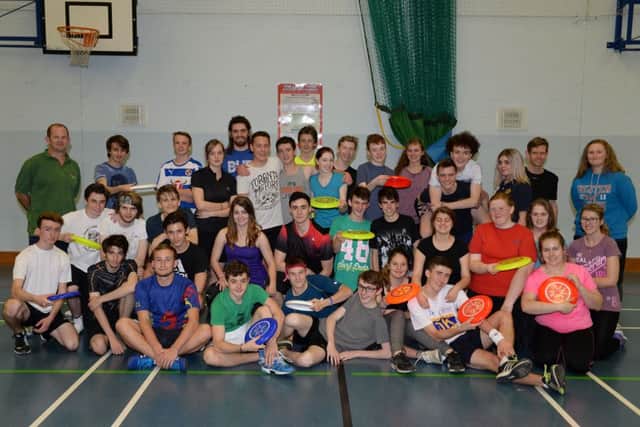 John Colet School, Wendover, Ultimate Frisbee event, fundraising for pupil Ollie Gardener. PNL-161021-155139009