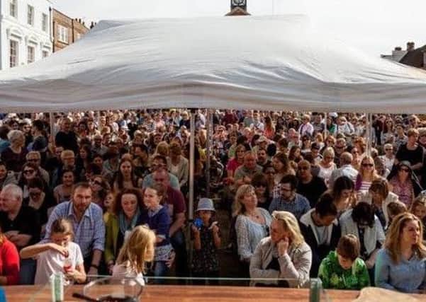 Crowds enjoy the 2016 Thame food festival