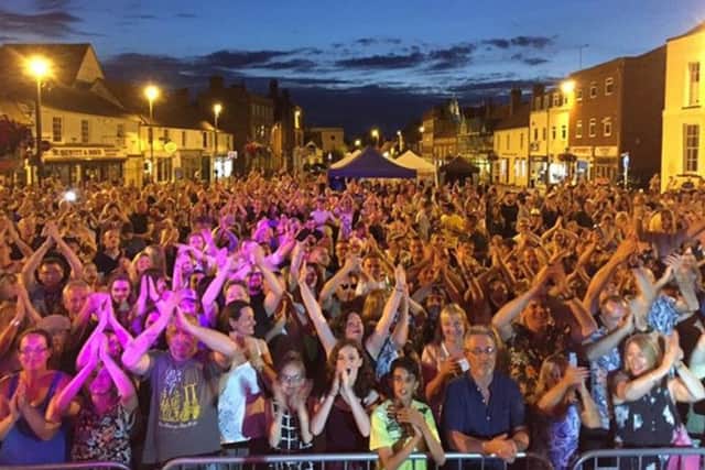 Thame Town Music Festival - the crowd from the stage. SEIE2IZfgBsaqPwmM6hJ
